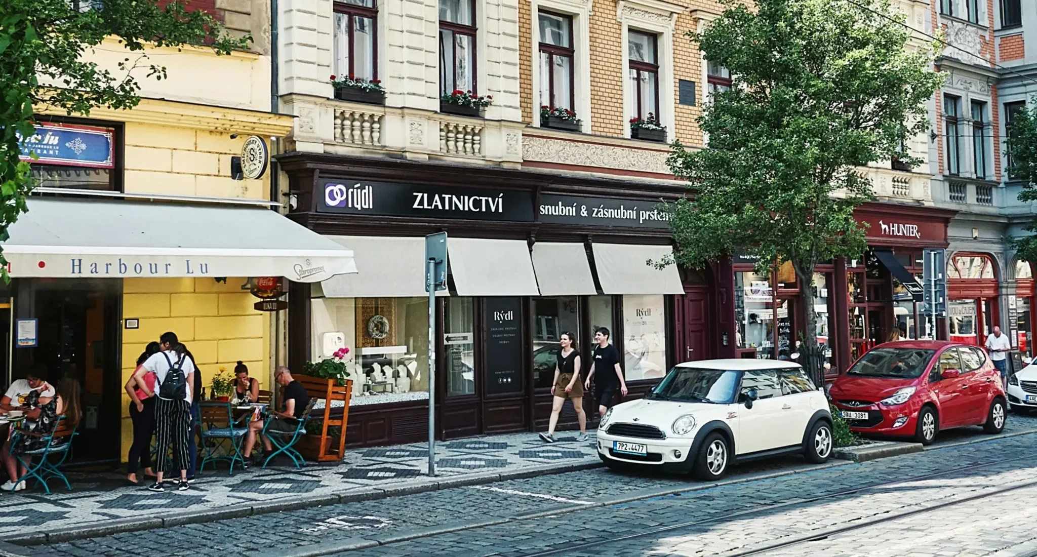 <? echo get_post_meta( $bg_image, '_wp_attachment_image_alt', true ); ?>